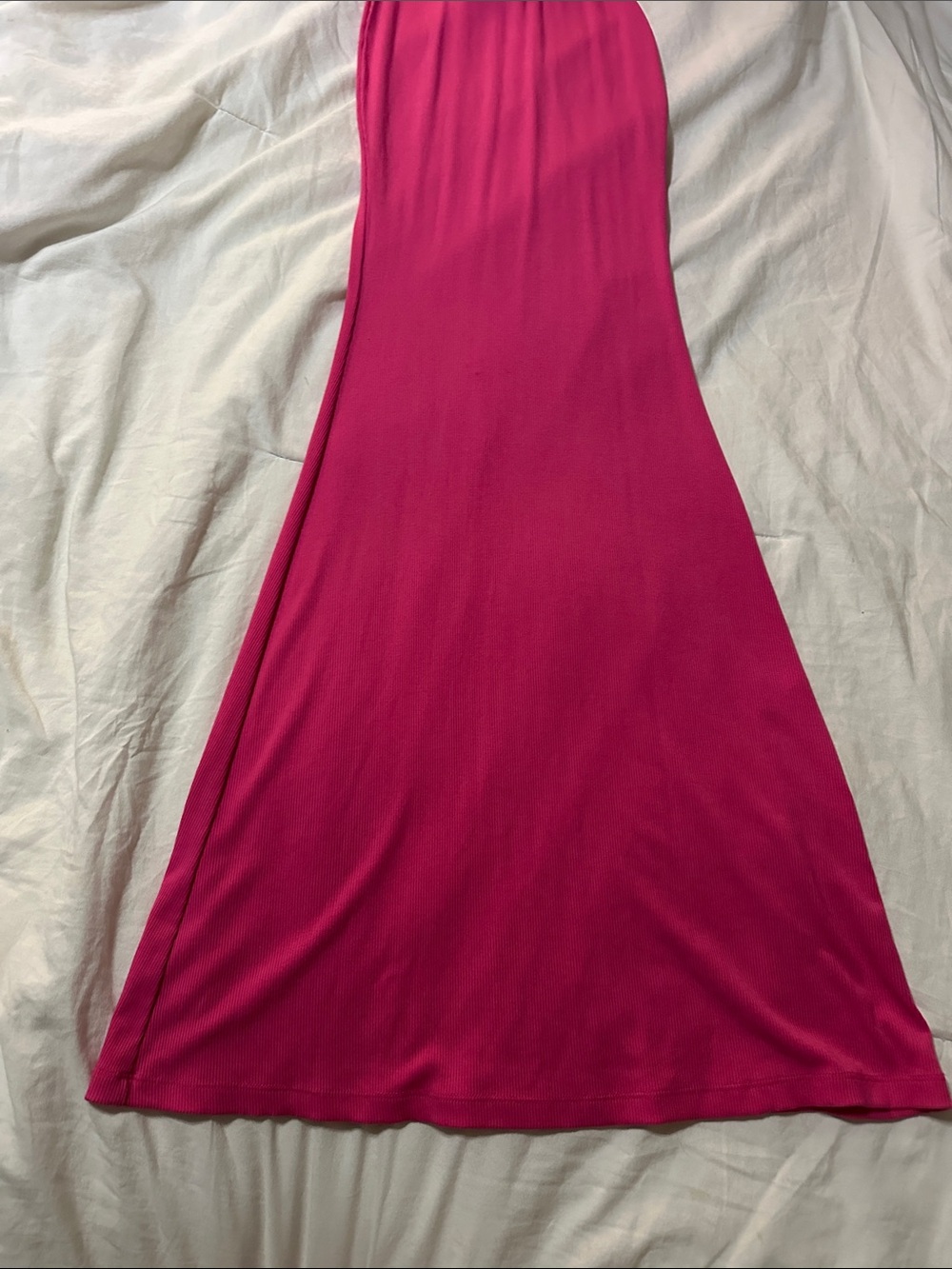 ReoRia Fitted Long-Sleeve Maxi Dress in Hot Pink - Picture 4 of 4